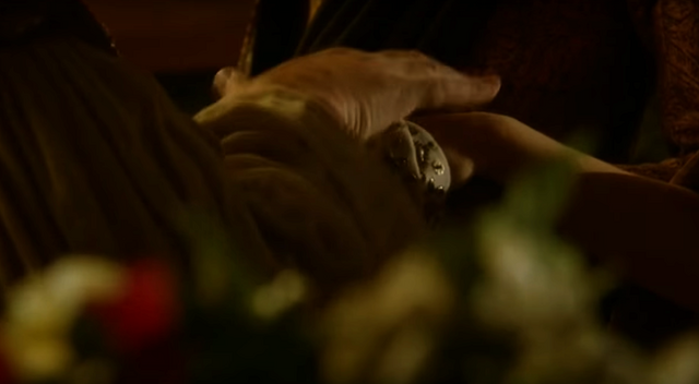File:402 Margaery and Joffrey tie the knot.png
