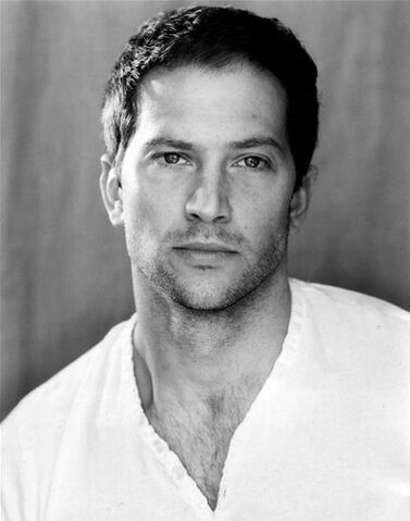 File:Luke Roberts.jpg