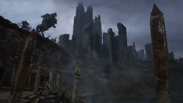 File:Harrenhal.jpg