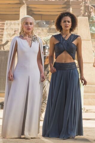 File:5x09 Missandei Dany.jpg