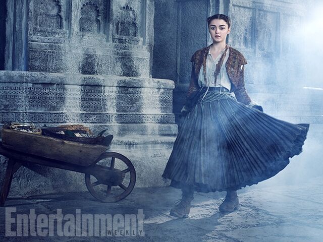File:Maisie-williams-outake-127103.jpg