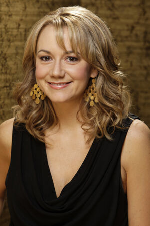 Megyn-Price-CelebHealthy com