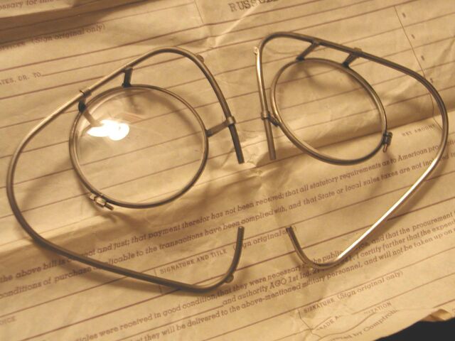 File:Optical Inserts For U.S. M2, M3, M4, M5, M8, & M9 Series Gas Masks.jpg