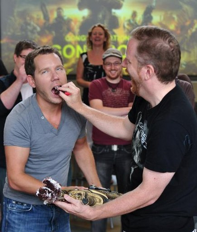 Archivo:Cliff-Bleszinsky-Celebracion-Gears-Of-War-3-02.png