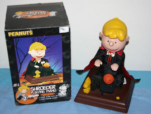 Gemmy Halloween PEANUTS Phantom Schroeder Playing Piano Animated Musical 2