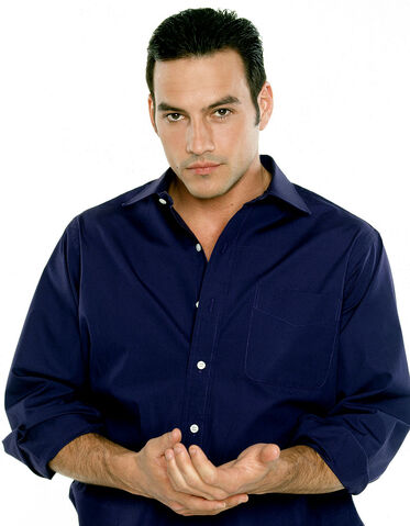 File:Tyler-christopher.jpg