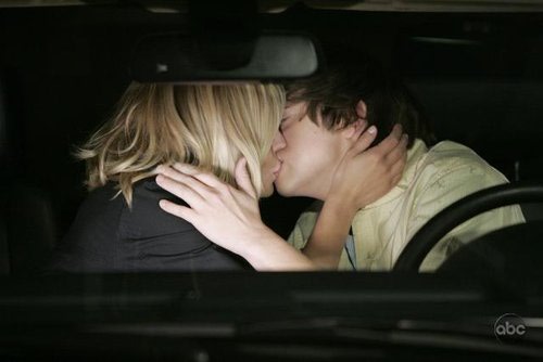 File:Spixiekiss.jpg