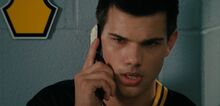 Taylor-lautner-1330624380