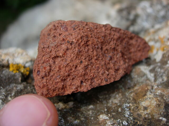 File:Bauxite hérault.jpg