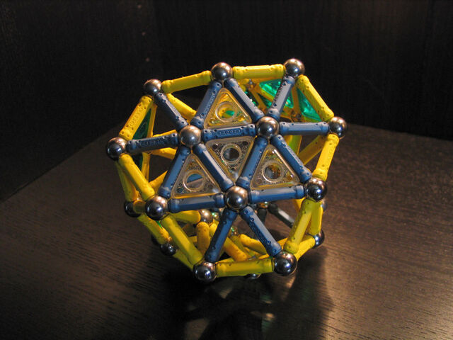File:Spiral deltahedron b.jpg