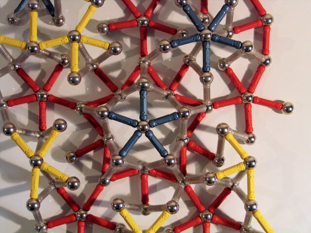 File:Penrose C4 partial b.jpg