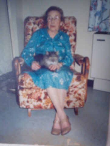 File:Mae Harrington.jpeg