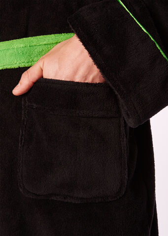 File:PromoImageGBNoGhostsAdultBathrobeByGroovySc04.jpg