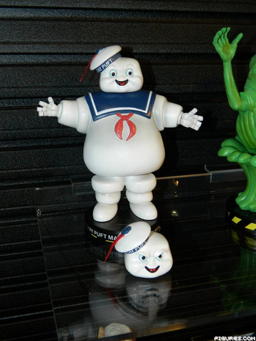 File:FiguredotcomcoveringFactoryEntertainmentatNYToyFair2014sc06.png