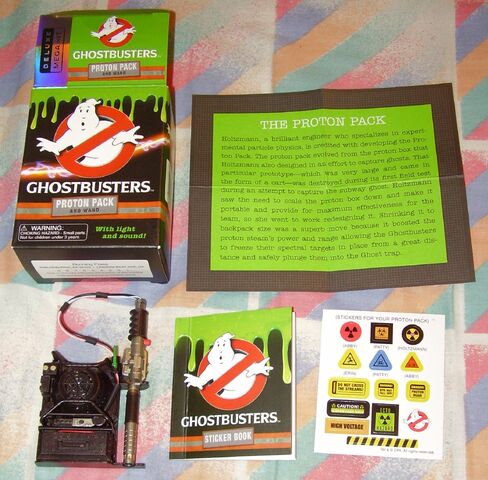 File:GB2016 Mini Proton Pack Kit08 contents.jpg