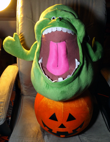 File:SlimerHalloweenGreeterByGemmySc01.png
