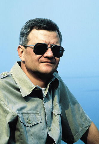 File:Tom Clancy.jpg