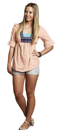 Hailey-290x600