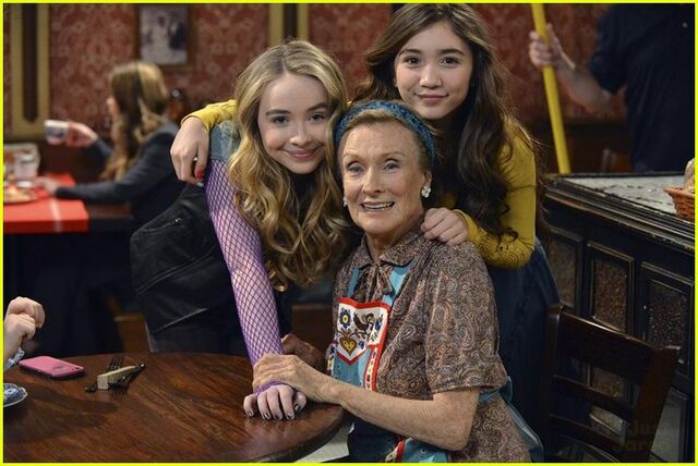 File:Cloris & Girls 2.0.jpg