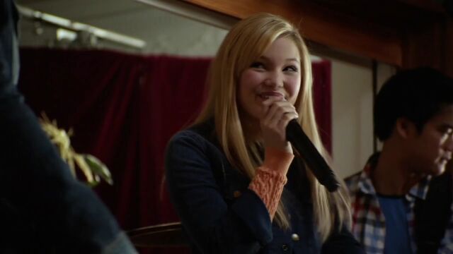 File:Girl Vs Monster 2012 720p HDTV h264-OOO mkv 000175717.jpg