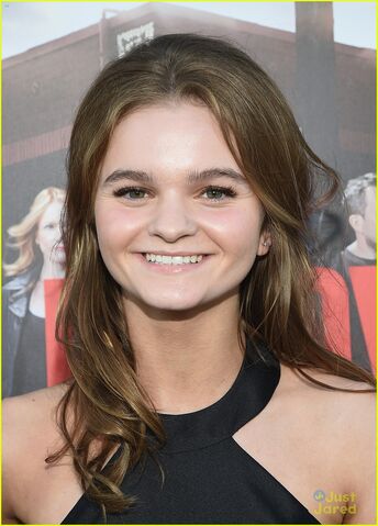 File:Kerris-dorsey-devon-bagby-ray-donovan-season-2-02.jpg