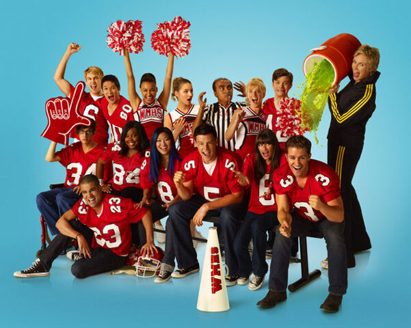 File:GleePromoSeason2.jpg