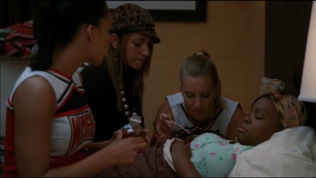 File:Santana, Sugar and Brittany looking after Mercedes.jpg