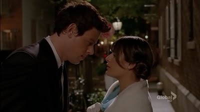 File:Date 21 almost kiss.jpg