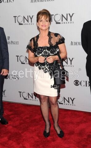Datei:Patti-lupone.jpg