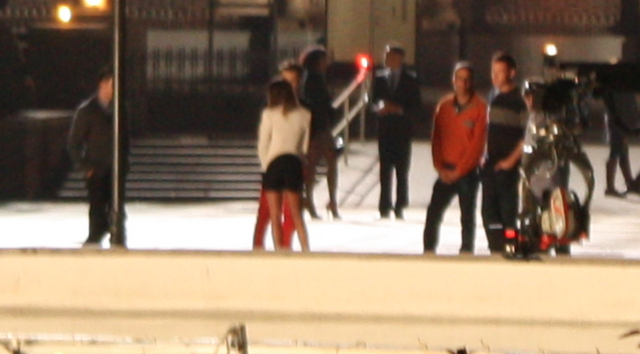 File:Crisscolfertalkingtolea.png