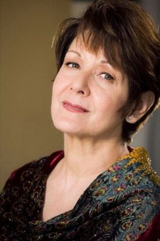 Fichier:Ivonne coll.jpg