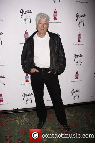 File:Barry-bostwick-meet-and-greet-with-the 5765516.jpg