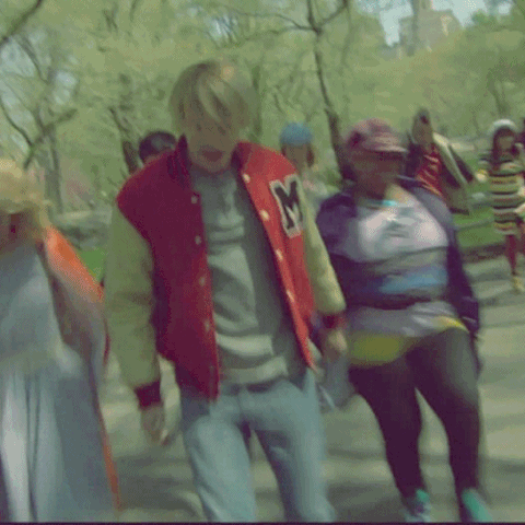 File:Tumblr m2itphojww1qhh5fko1 500.gif