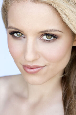 File:8-Dianna-Agron.jpg