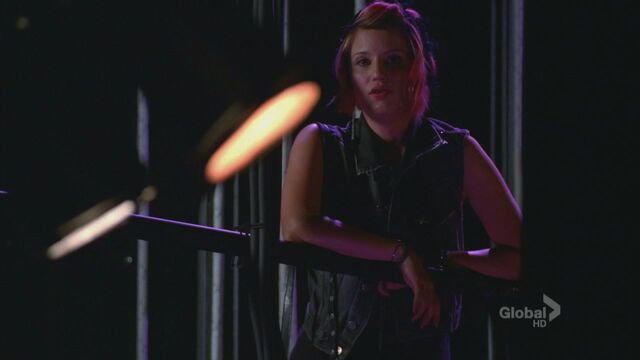 File:Quinn-in-3-01-The-Purple-Piano-Project-quinn-fabray-25495524-1280-720.jpg