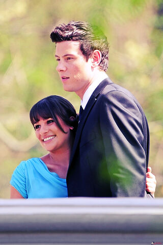 File:Finn and Rachel on the bridge.jpg