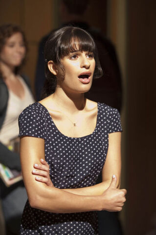 File:GLEE Ep201-Sc48 083.jpg