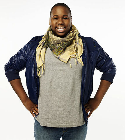 File:Alex Newell.jpg