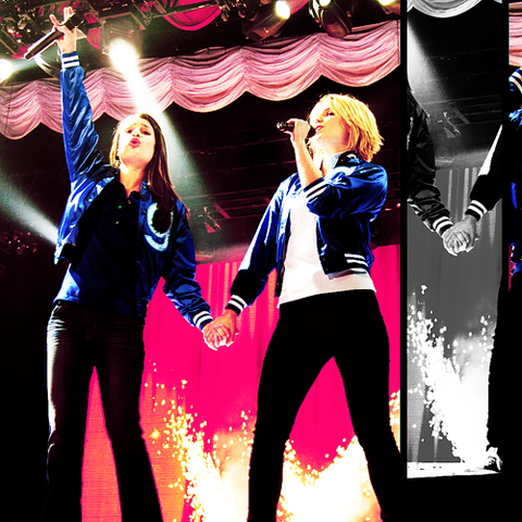 File:Achel hand hold.png
