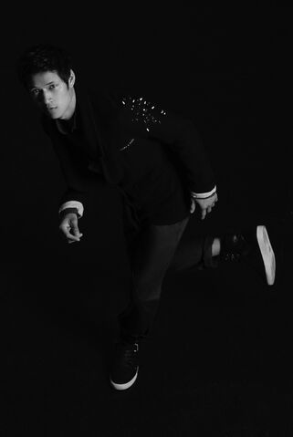 File:FreeByHarryShum4.jpg