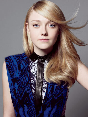 File:Dakota-fanning-0810-3-de.jpg
