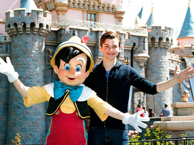 File:Chris-colfer-660.jpg