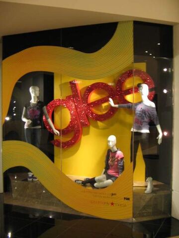 File:Glee macy's clothes 2.jpg