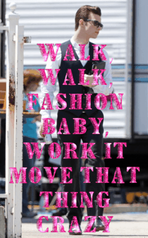 File:Tumblr lk1jnalf8u1qdev8fo1 500-1.gif
