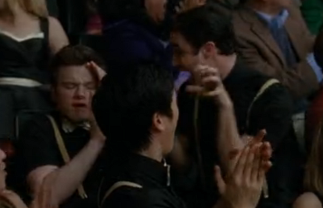 File:BlaineScareKurt2.png