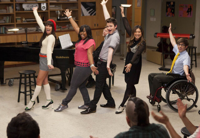 File:322glee ep322-sc1 021.jpg