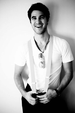 File:Darren-criss-homotography-6.jpg