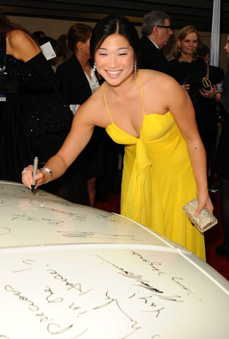 File:Jenna+Ushkowitz+Long+Hairstyles+Ponytail+LqS elG532yl.jpg