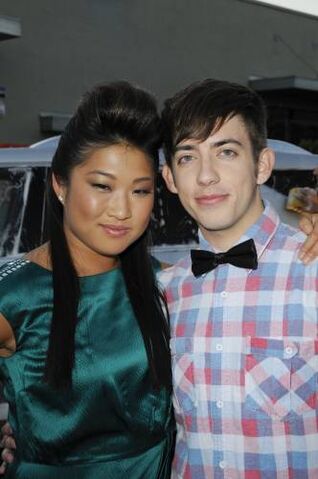 File:Jenna-ushkowitz-and-kevin-mchale-332x500.jpg