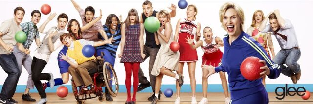 File:830px-GleeDodgeball.jpg